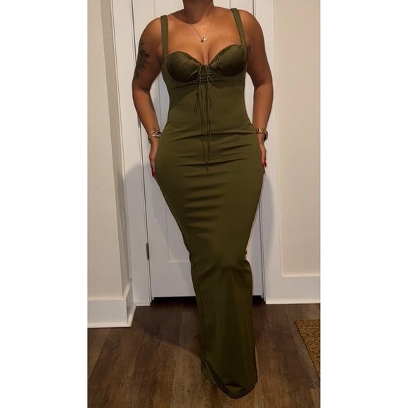 Dresses & Skirts - Chic Olive Maxi Dress